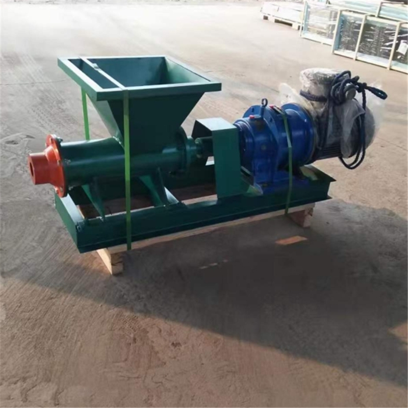 华矿集团热销产品炮泥机发往河北